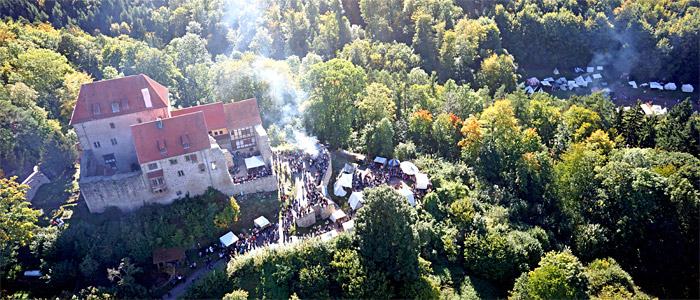Beim allj&auml;hrlichen Burgfest